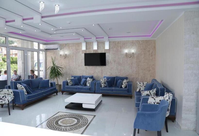 اتاق سوپریور, Metropolis