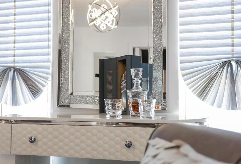 اتاق لوکس با بالکن, J Me Boutique Hotel   Adults Only