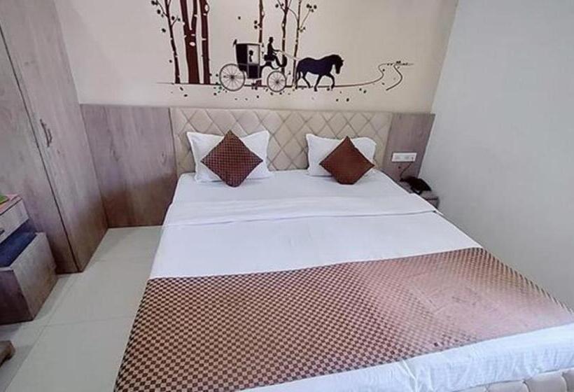 Номер Deluxe, Fabhotel Angeethi