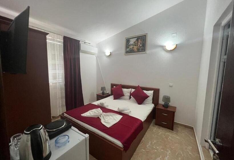 اتاق اکونومی, Kasneci Apartments