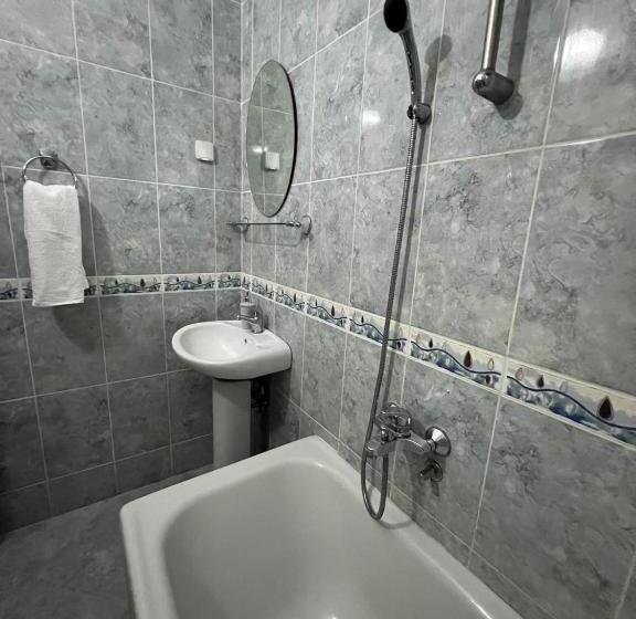 سوییت خانوادگی, Kasneci Apartments
