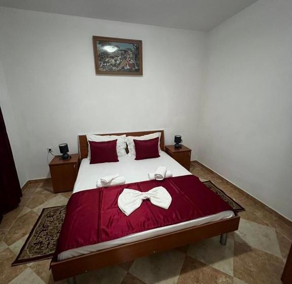 سوییت خانوادگی, Kasneci Apartments