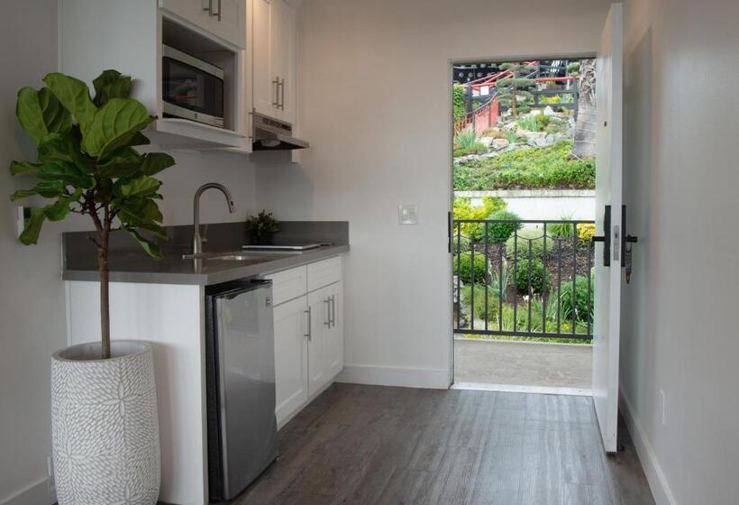 Студио Стандарт с Видом, Hollywood Hills