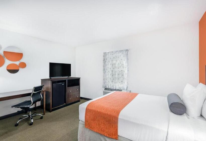 Номер Deluxe Адаптированный для Инвалидов, Howard Johnson By Wyndham Quincy/ Boston