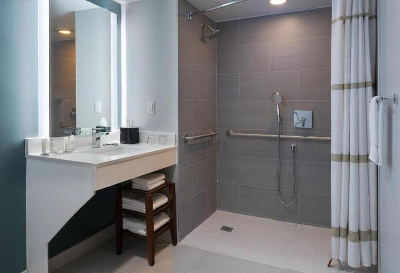 Номер Стандарт 2 Двуспальные Кровати, Marriott Greensboro Downtown