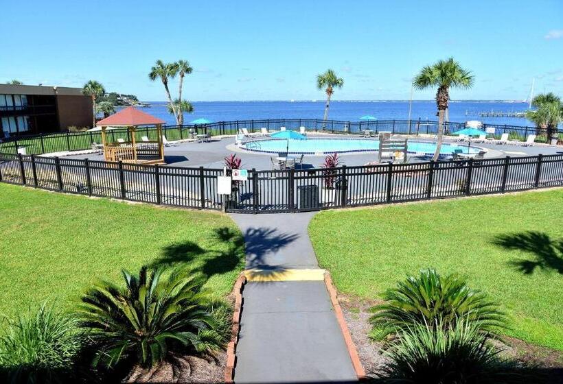 스탠다드 룸 더블 침대 2개, Quality Inn & Suites Gulf Breeze Bayside Near Pensacola Beach