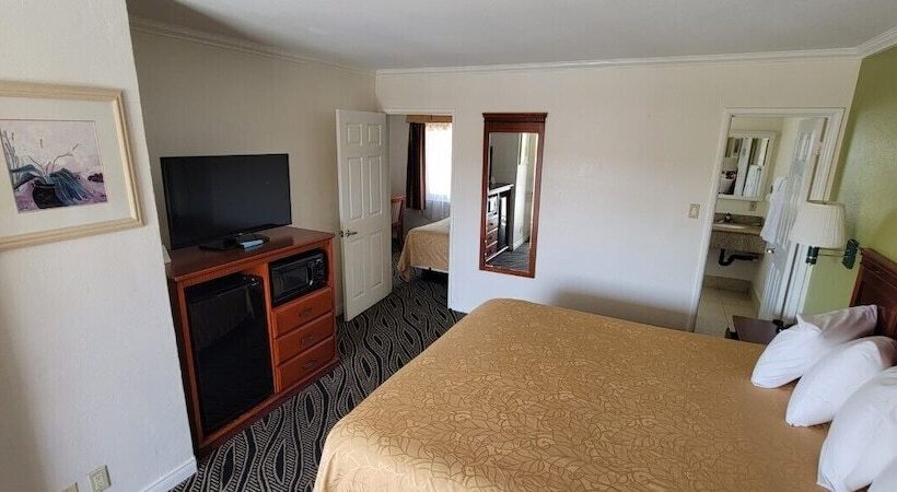 小型套房, Redondo Inn And Suites