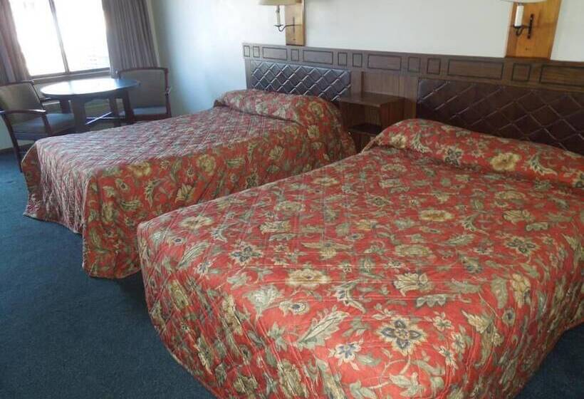 Номер Стандарт 2 Двуспальные Кровати, Xenia Country Inn