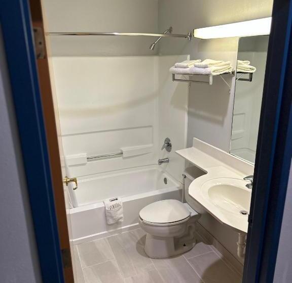 Номер Стандарт, Microtel Inn & Suites By Wyndham Gallup   Pet Friendly