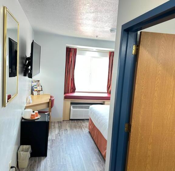 Номер Стандарт Адаптированный для Инвалидов, Microtel Inn & Suites By Wyndham Gallup   Pet Friendly