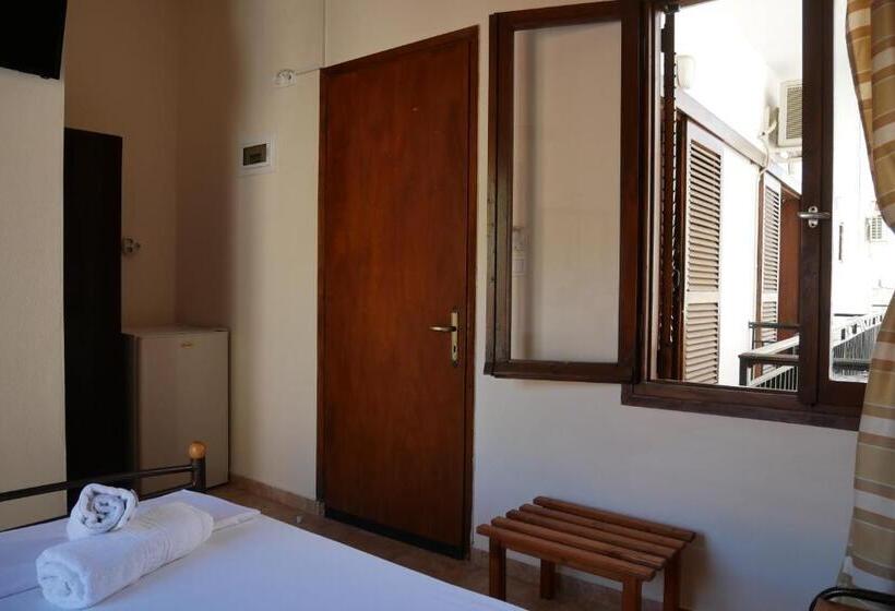 اتاق استاندارد یک نفره, Poseidon Rooms