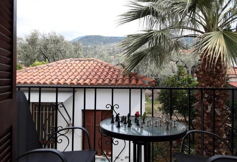 اتاق استاندارد با چشم‌انداز کوهستان, Poseidon Rooms