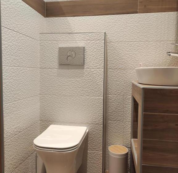 اتاق اکونومی, Poseidon Rooms