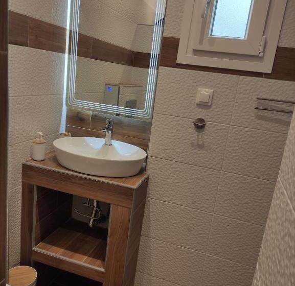 اتاق اکونومی, Poseidon Rooms