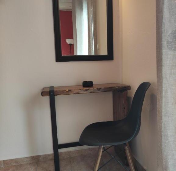 اتاق لوکس با چشم‌انداز دریا, Poseidon Rooms