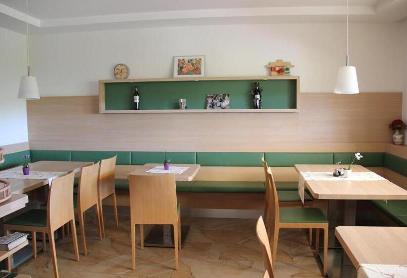 Номер Стандарт с Террасой, Zweytick Gästezimmer Weingut