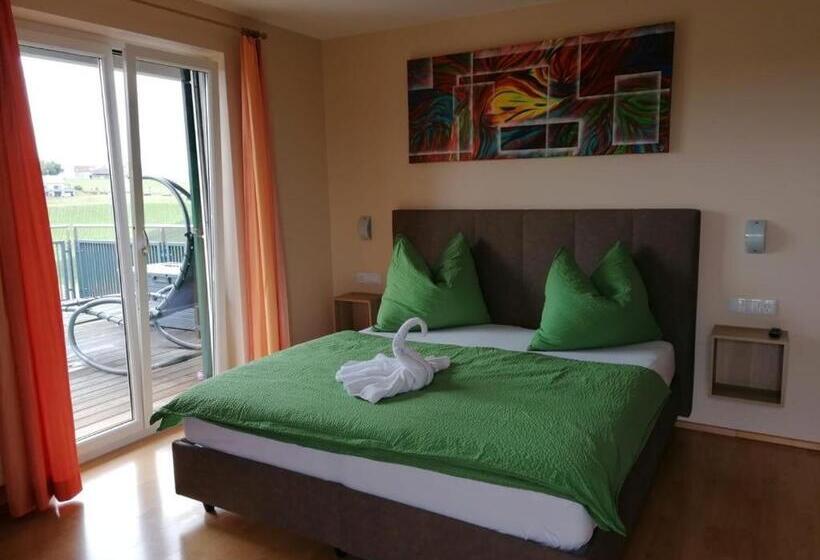 Номер Стандарт с Террасой, Zweytick Gästezimmer Weingut