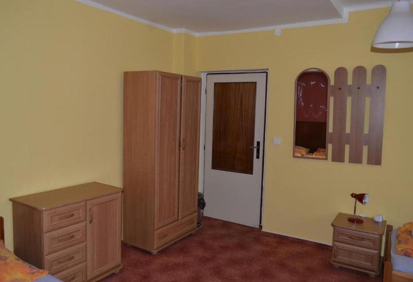 Quarto Quádruplo Estandar, Penzion Lipůvka