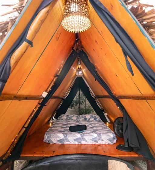 بانگلوی استاندارد, Back To The Beach Hostel   Pipa