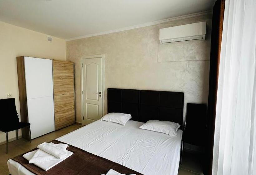 Quarto Familiar Vista Mar, Akrotiria Beach Apart Complex