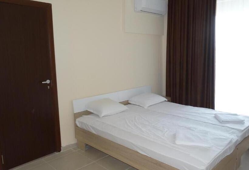 Quarto Familiar Vista Mar, Akrotiria Beach Apart Complex