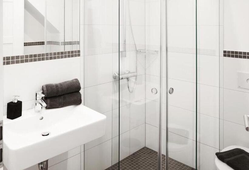 Номер Стандарт, Pension Engelkeller