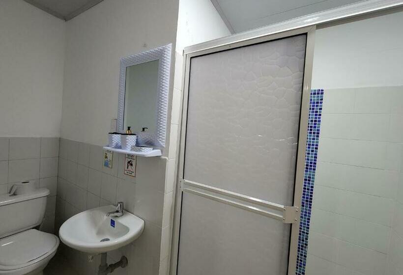 Quarto Triplo Estandar, Posada Old Town Bay