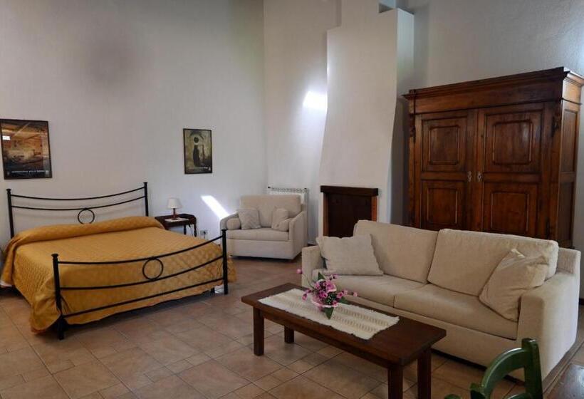 Студия Стандарт, Agriturismo I Due Casali