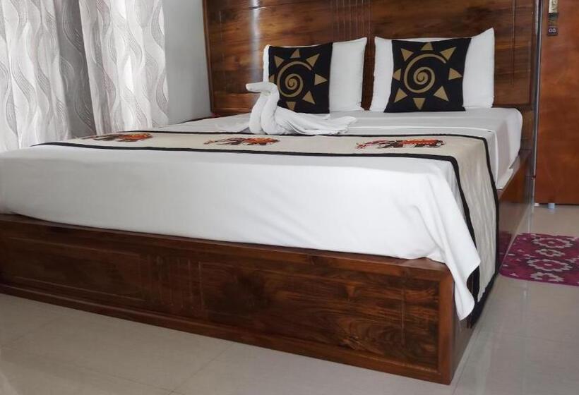 Standard Room Mountain View, Shani Residence Kandy