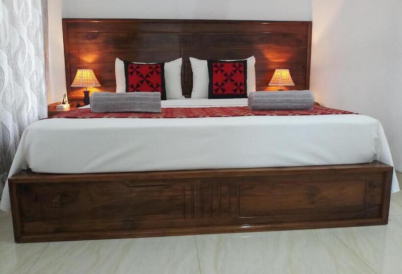 Standard Room, Shani Residence Kandy
