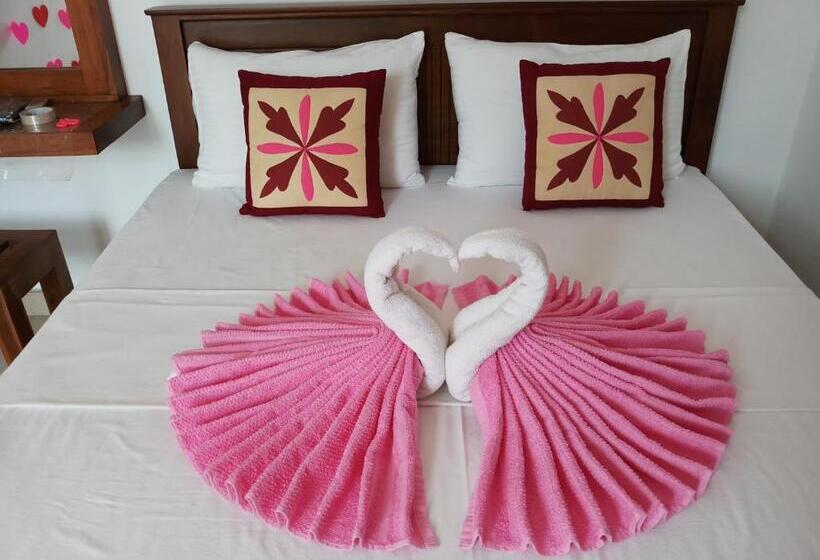 Standard Room with Balcony, Shani Residence Kandy
