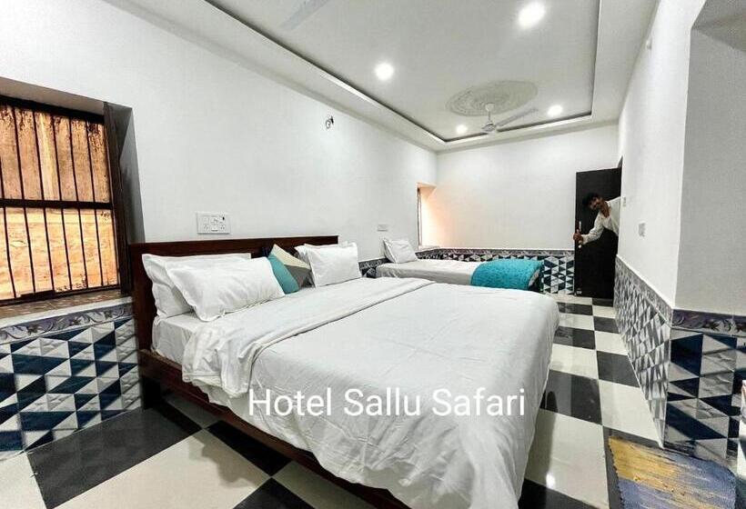 Camera Familiare Deluxe, Sallu Safari
