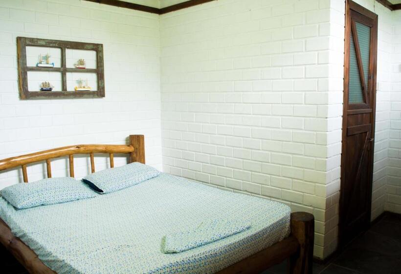 베이직 3인 룸, Praia Do Rosa Hostel