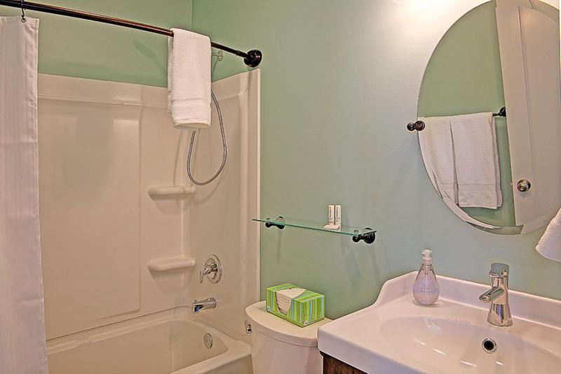 Люкс, The Vue B&b