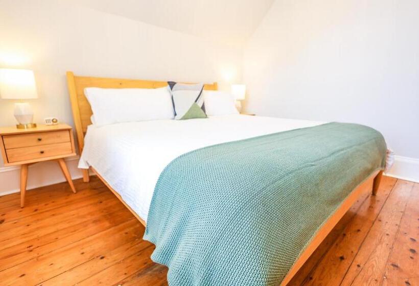 带大床的高级房间, Mahone Bay Bed And Breakfast