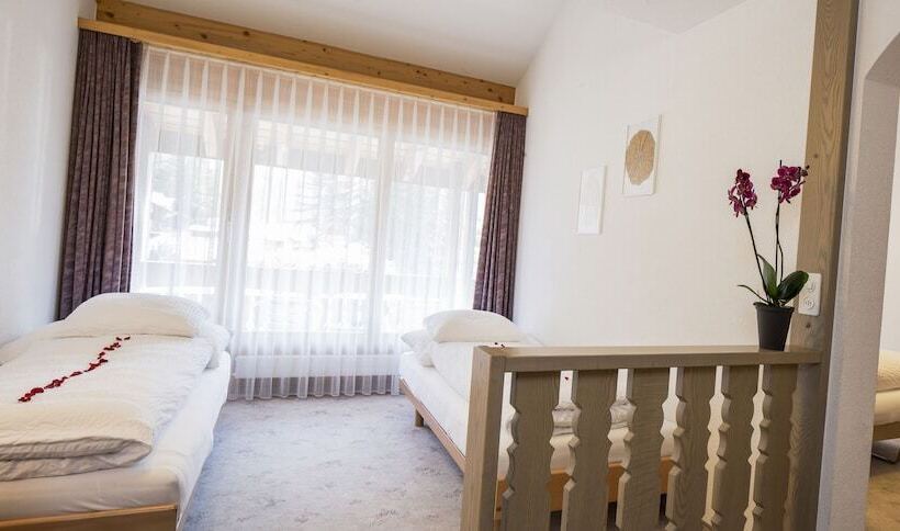 Chambre Familiale, Artemis