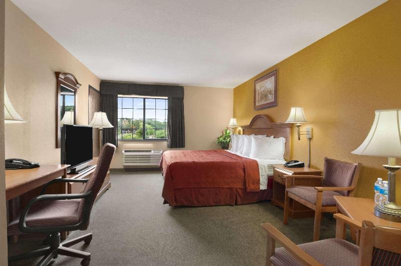 Habitació Estàndard Llit King, Days Inn & Suites By Wyndham San Antonio North/stone Oak