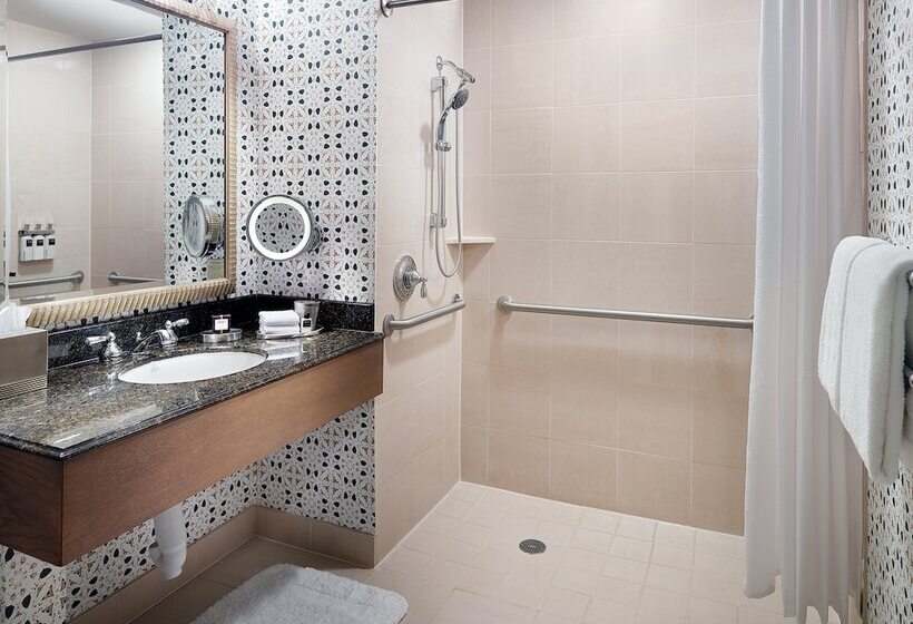 Номер Deluxe Адаптированный для Инвалидов, Omni Orlando Resort At Championsgate