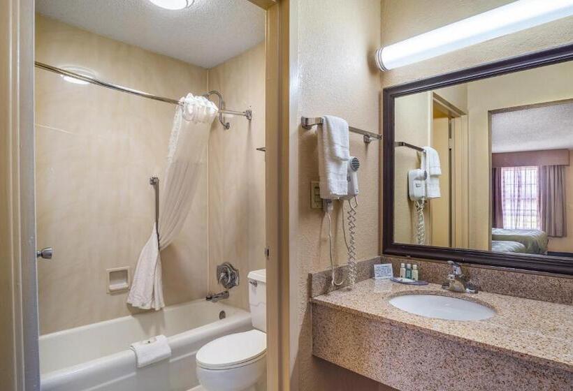 Quarto Estandar Cama King, Quality Inn & Suites