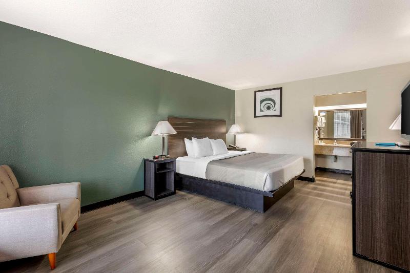 适合残疾人士使用的带超级大床的标准间, Quality Inn & Suites
