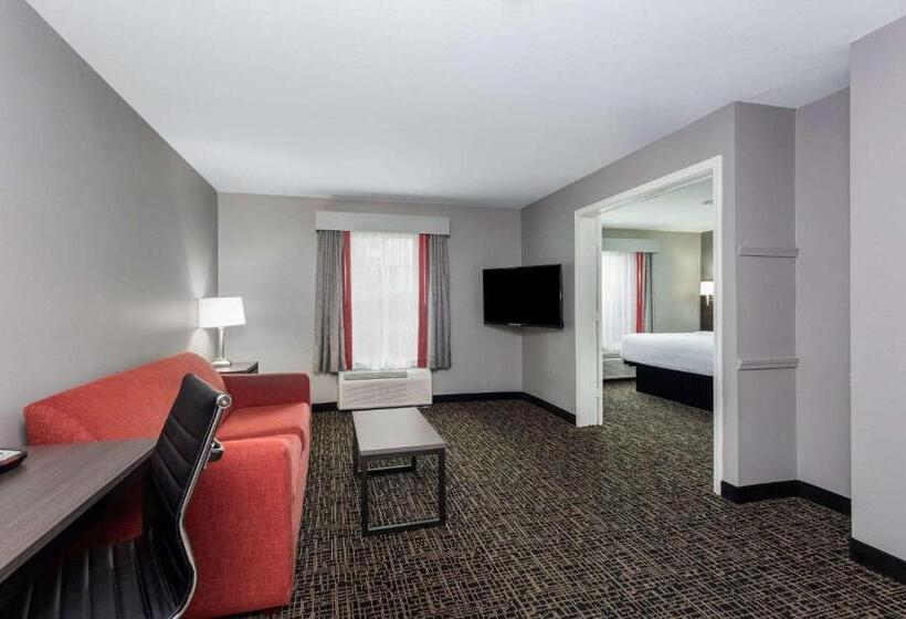 Люкс Superior, Ramada By Wyndham Sellersburg/louisville North