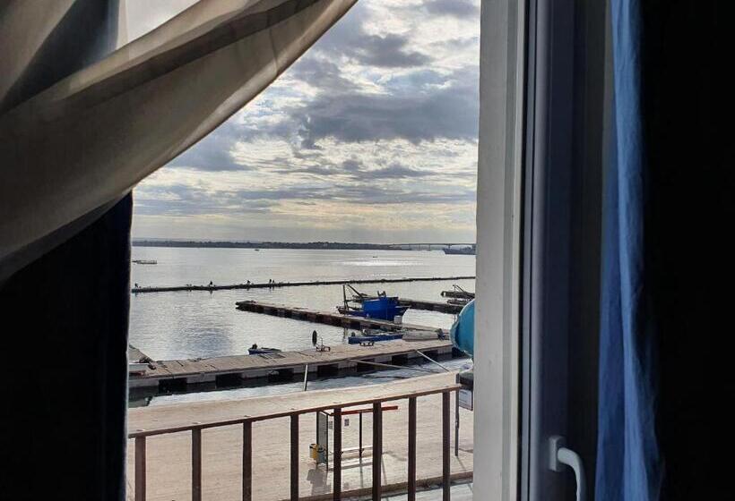 Четырехместный Номер Стандарт Вид на Море, B&b La Terrazza Di Nonnanna