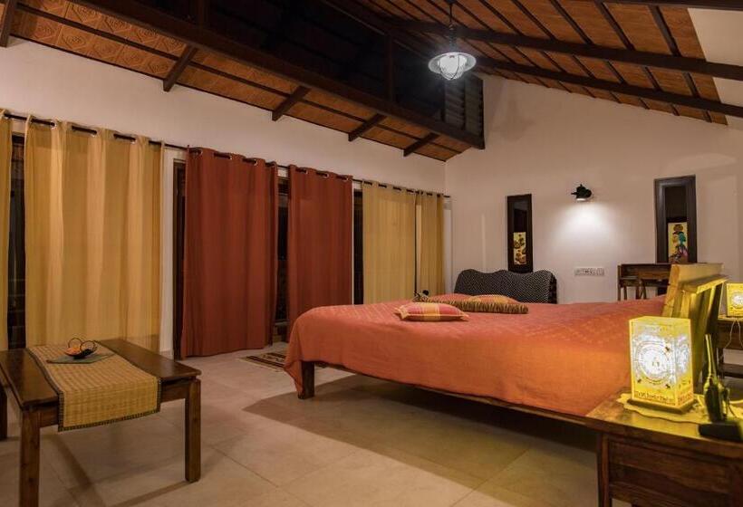 Полулюкс Вид на Горы, Dhole's Den Bandipur