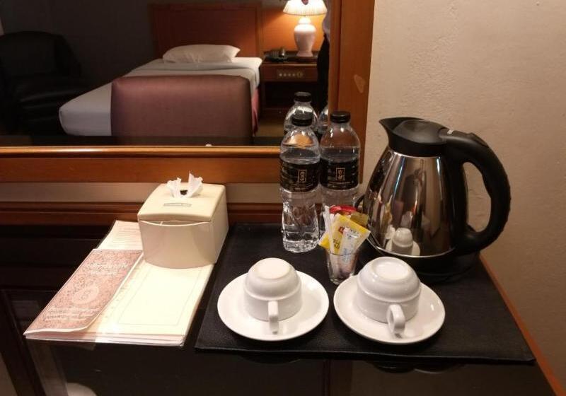 Номер Deluxe, Songphanburi