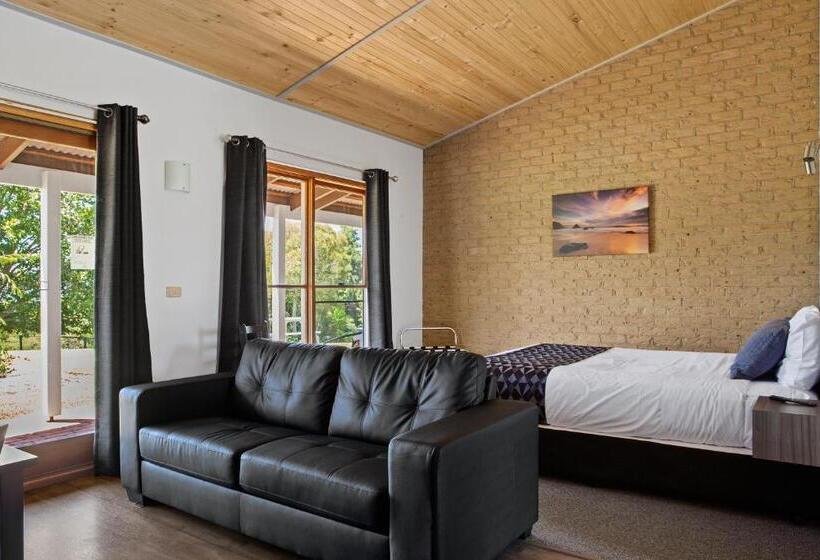 패밀리 룸, Lookout Mountain Retreat