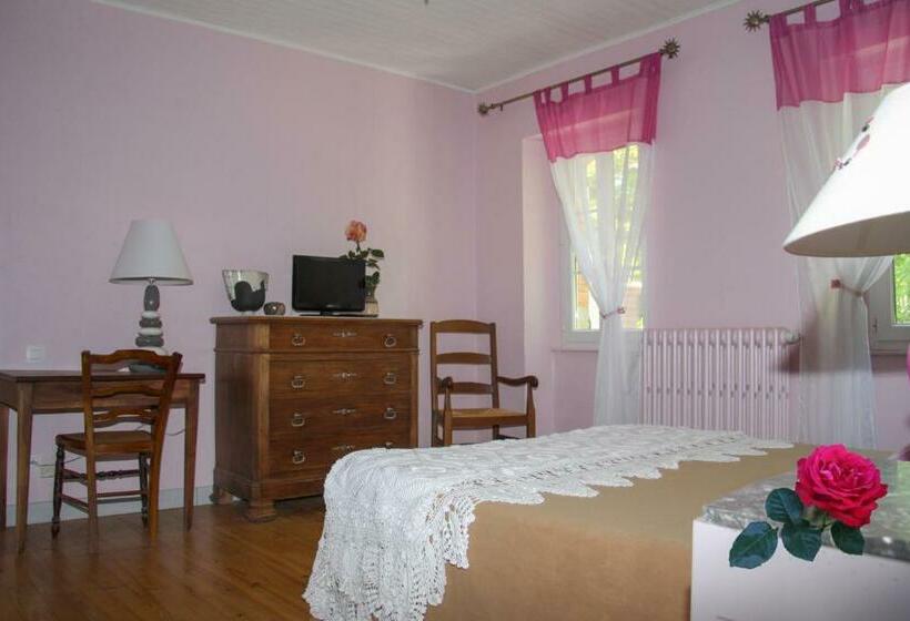 Номер Стандарт Вид на Сад, L'oustal D'en Paris