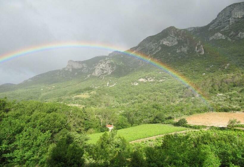 Номер Стандарт, Auberge De La Vallee