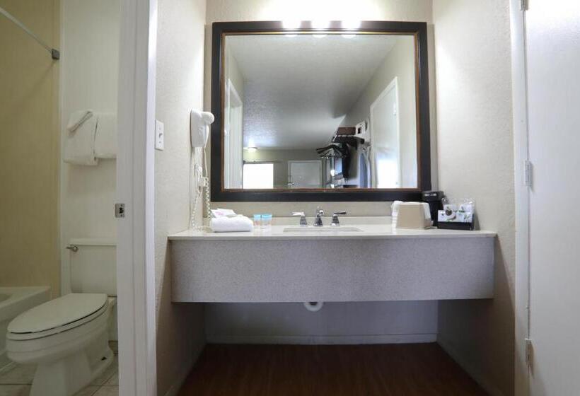 Номер Deluxe, Executive Inn  Panama City Beach