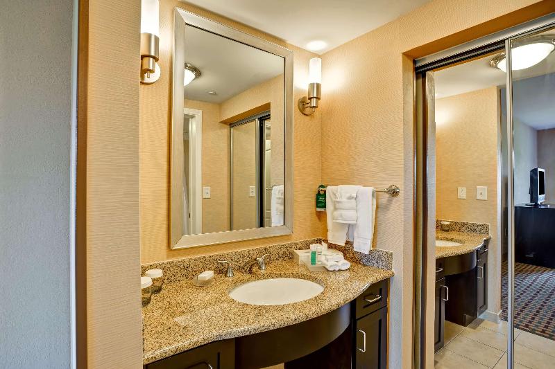 سوئیت با تخت بزرگ, Holiday Inn Express Hotel & Suites Tipp City, An Ihg