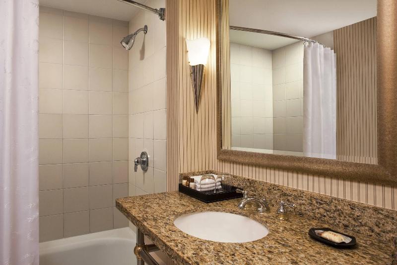 带大床的豪华间, Sheraton Atlantic City Convention Center